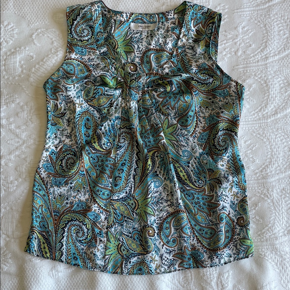 Jones New York Paisley Sleeveless Blouse. Size L in Blue and Green
